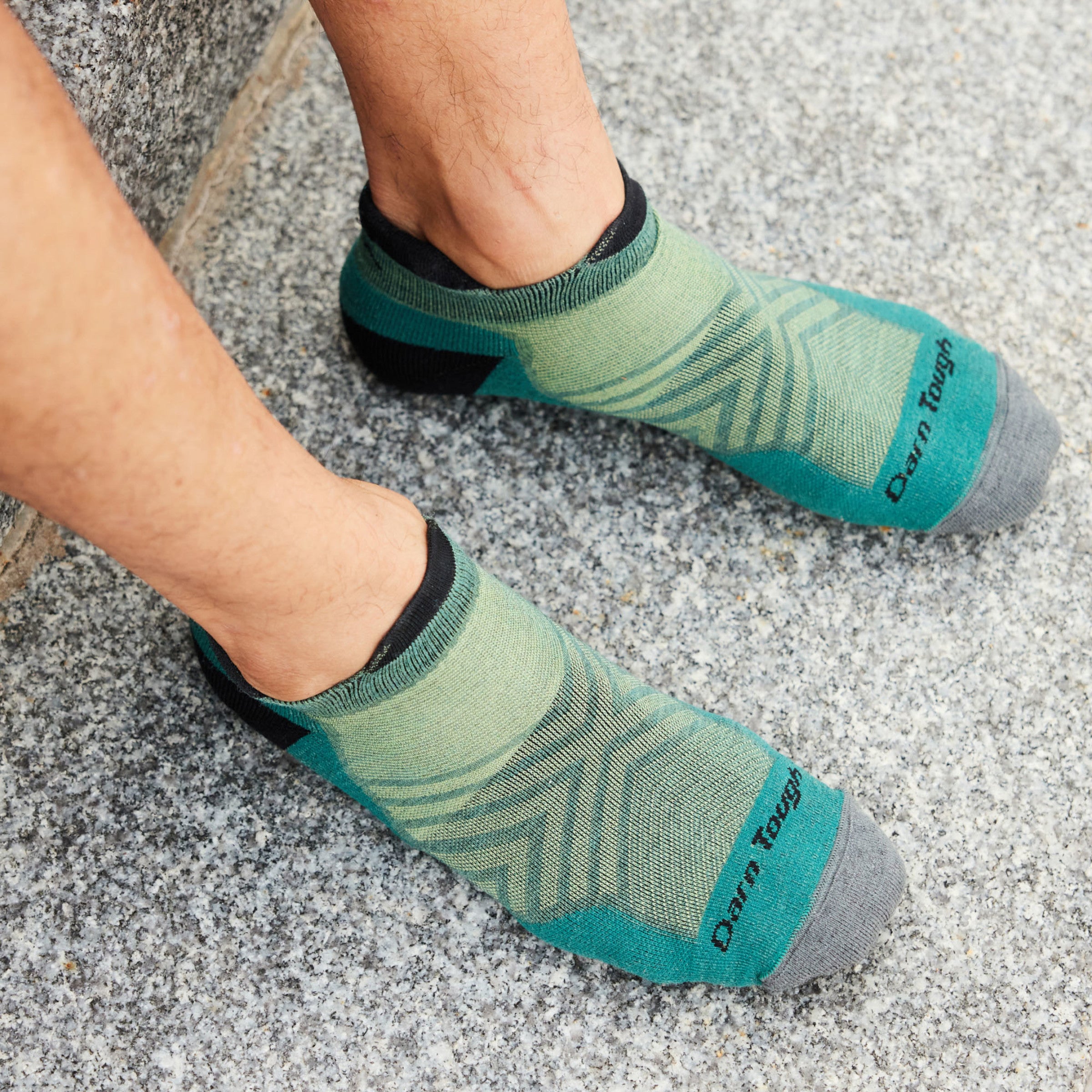 Men's Run No Show Tab Cushioned Ultra-Lightweight Running Socks - Image 9
