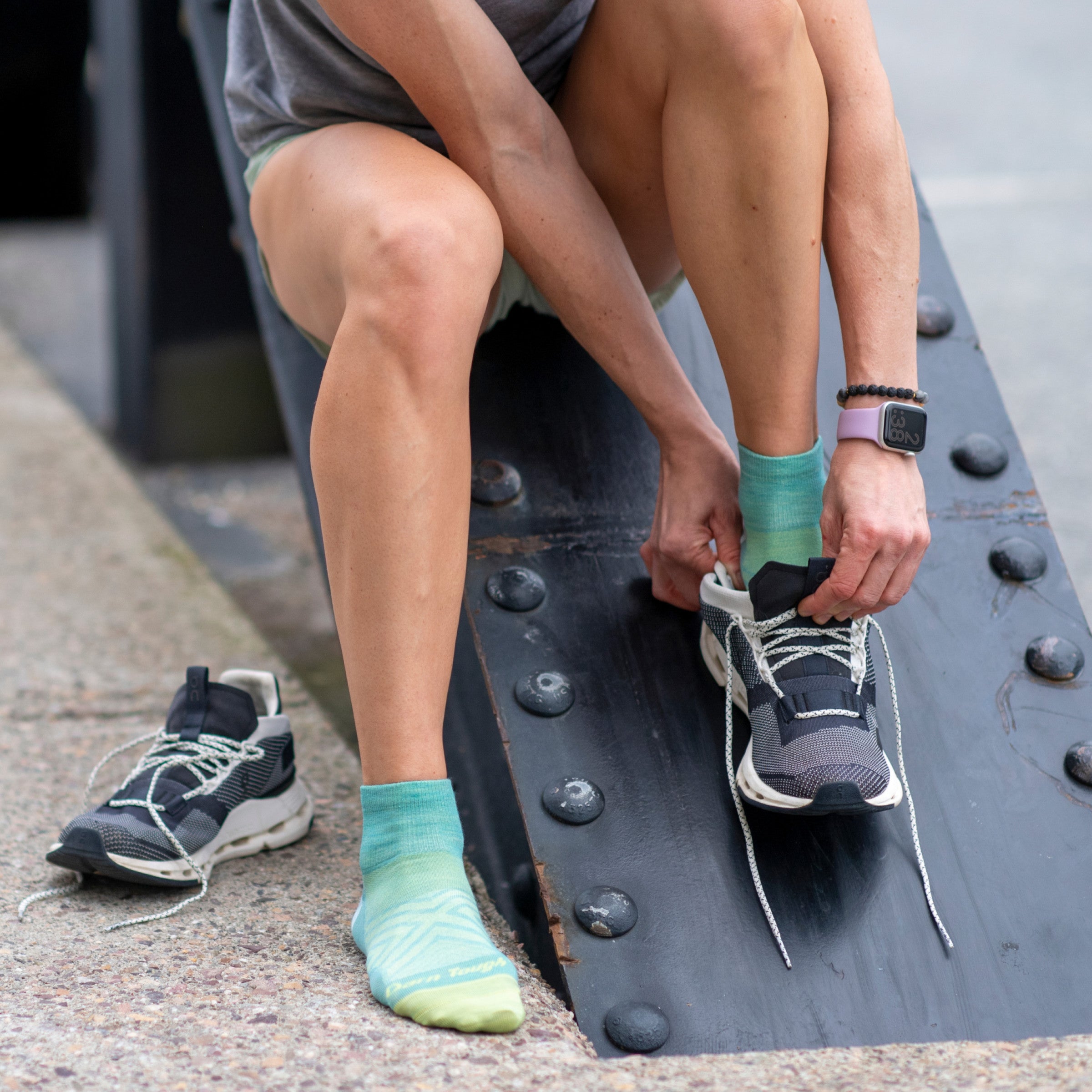 Women's Run Quarter Ultra-Lightweight Running Socks - Image 4