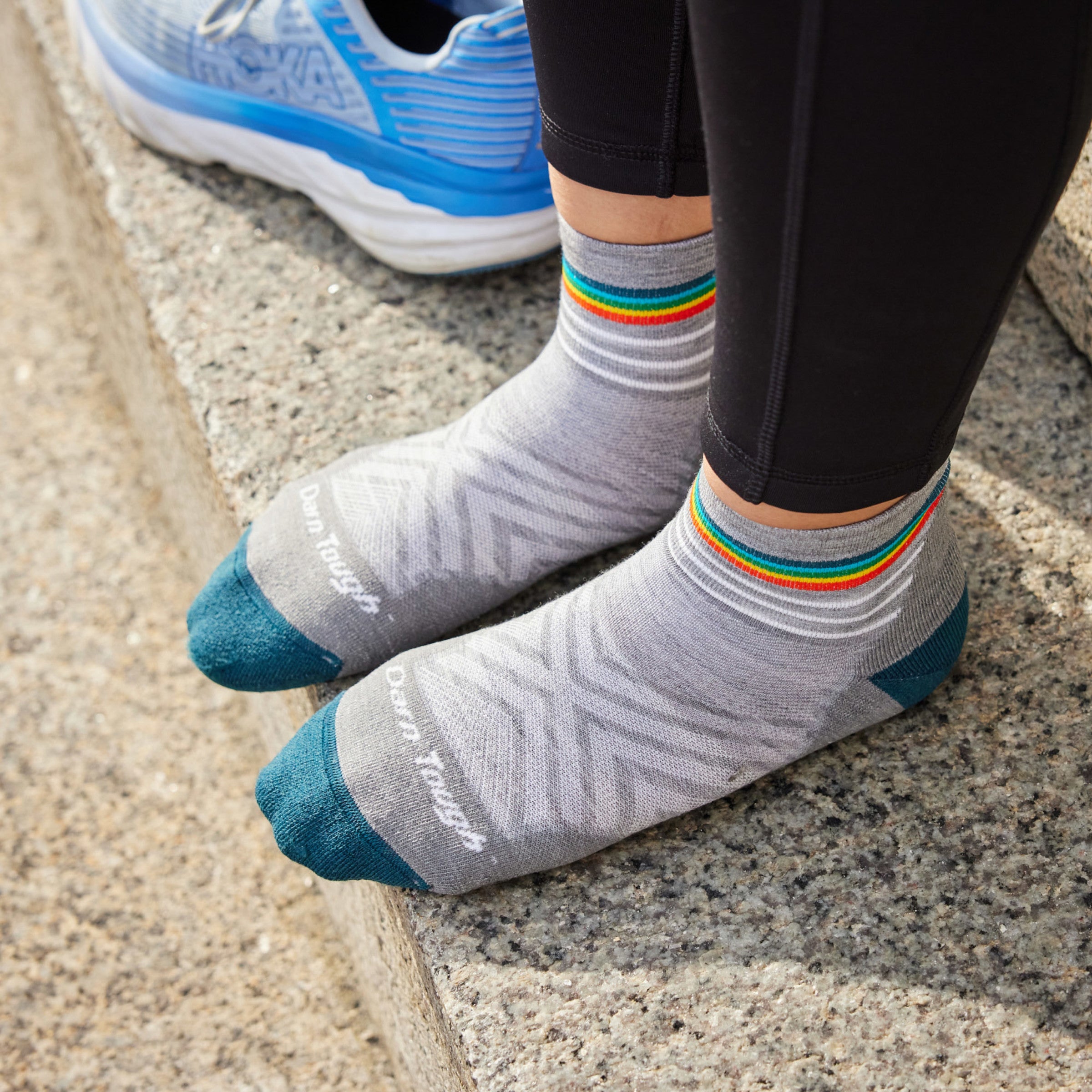 Women's Run Quarter Cushioned Ultra-Lightweight Running Socks - Image 2