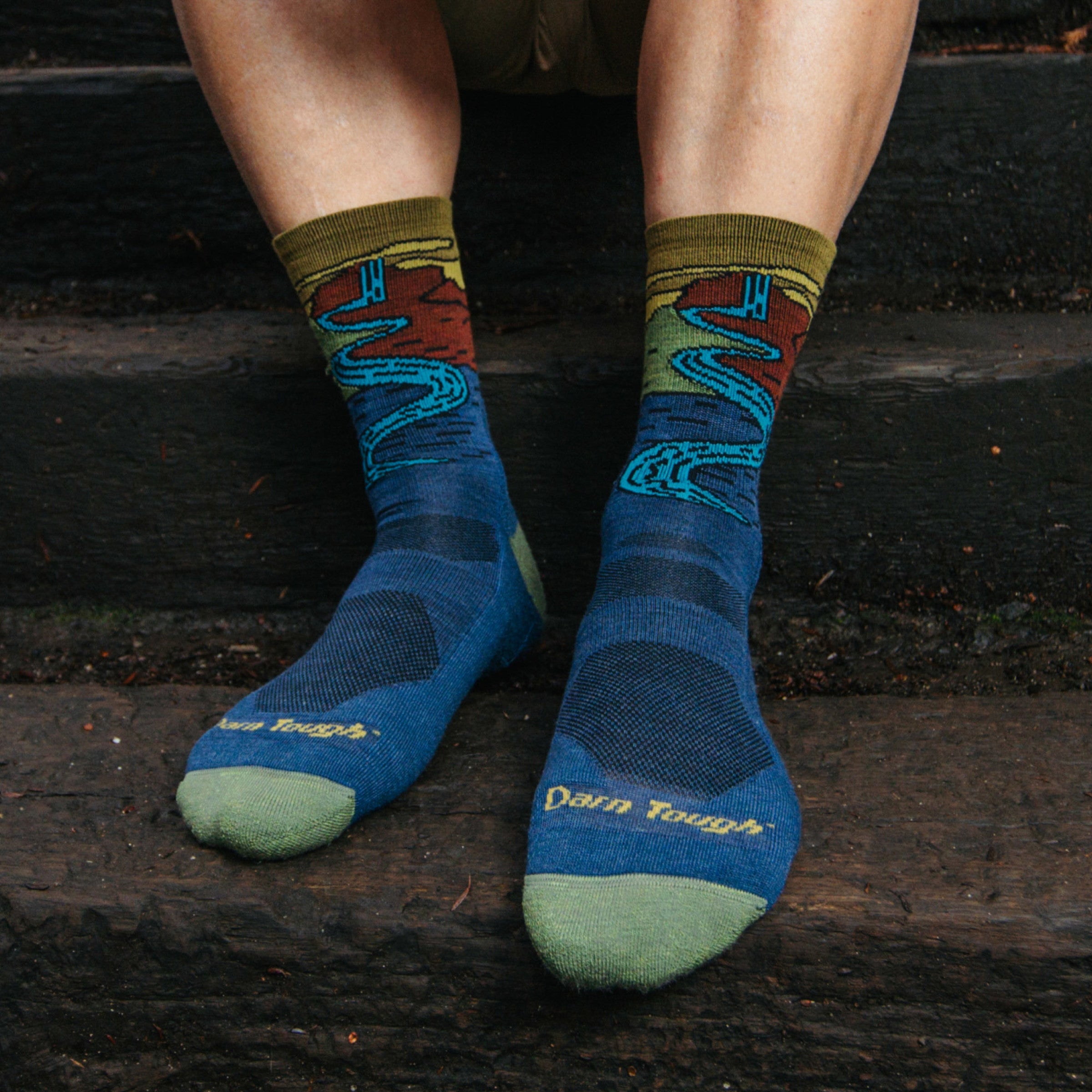 Men's Chasing Waterfalls Micro Crew Lightweight Hiking Socks - Image 3