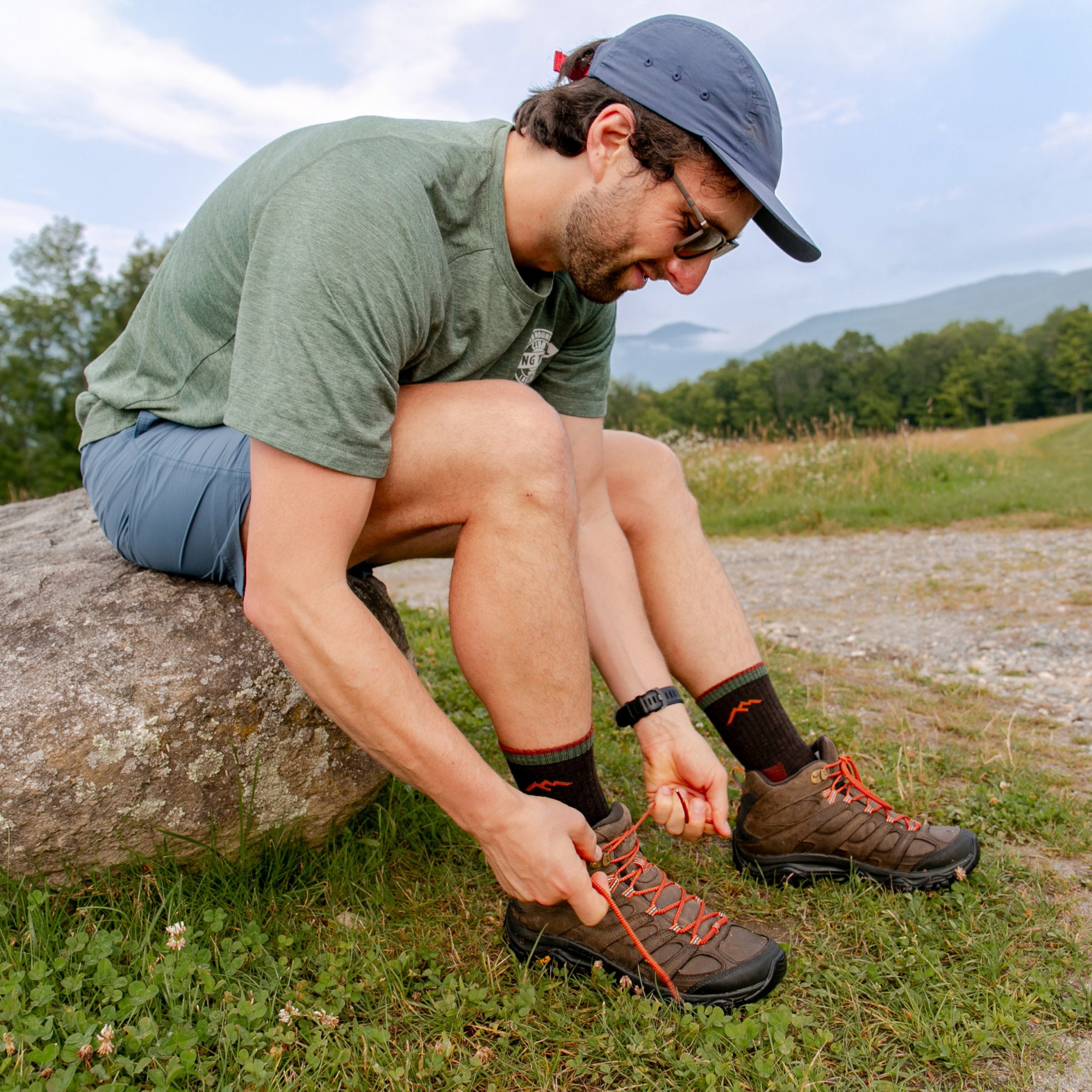 Men's Hiker Micro Crew Midweight Hiking Socks - Image 5
