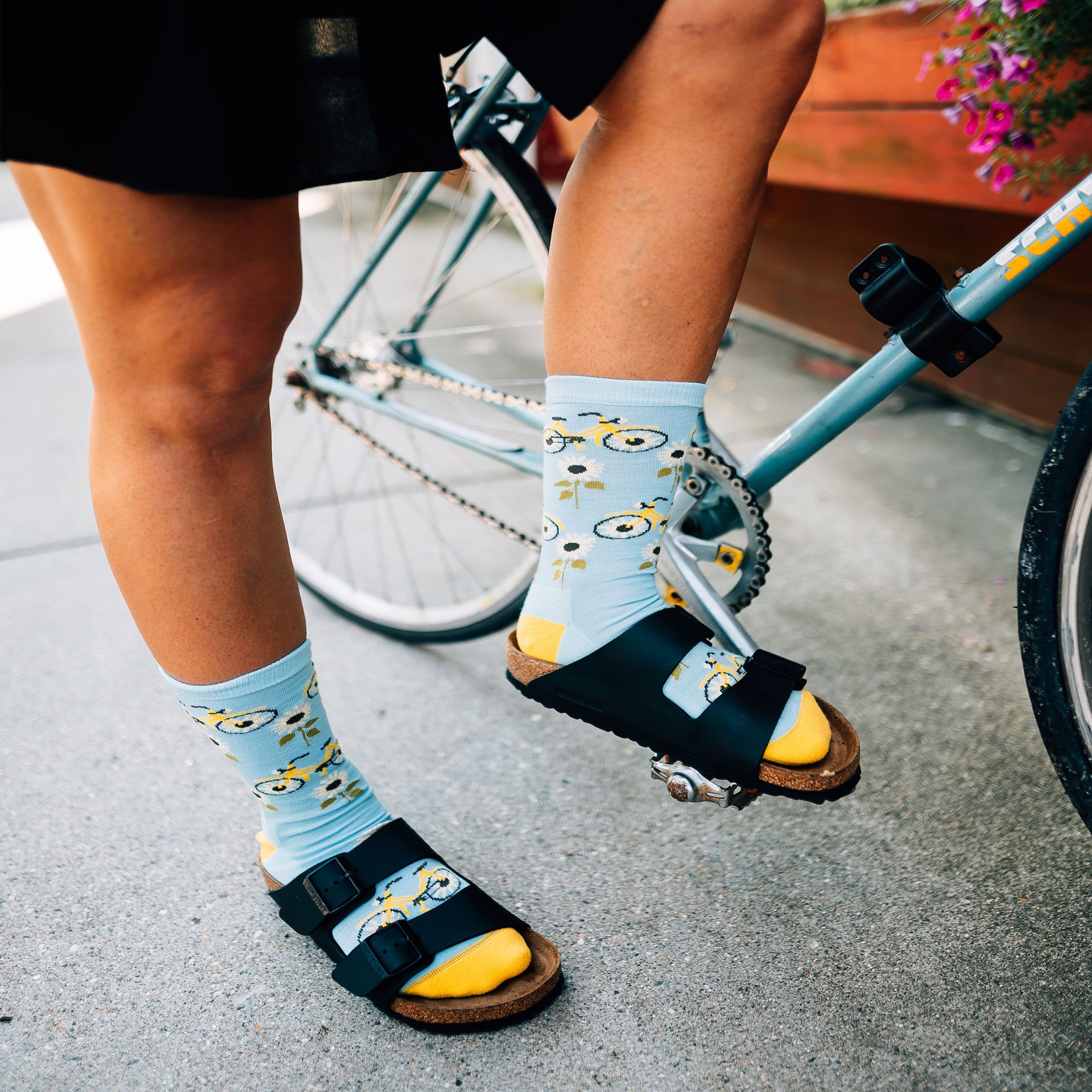Women's Sun Pedal Crew Lightweight Lifestyle Sock-Last Chance - Image 6
