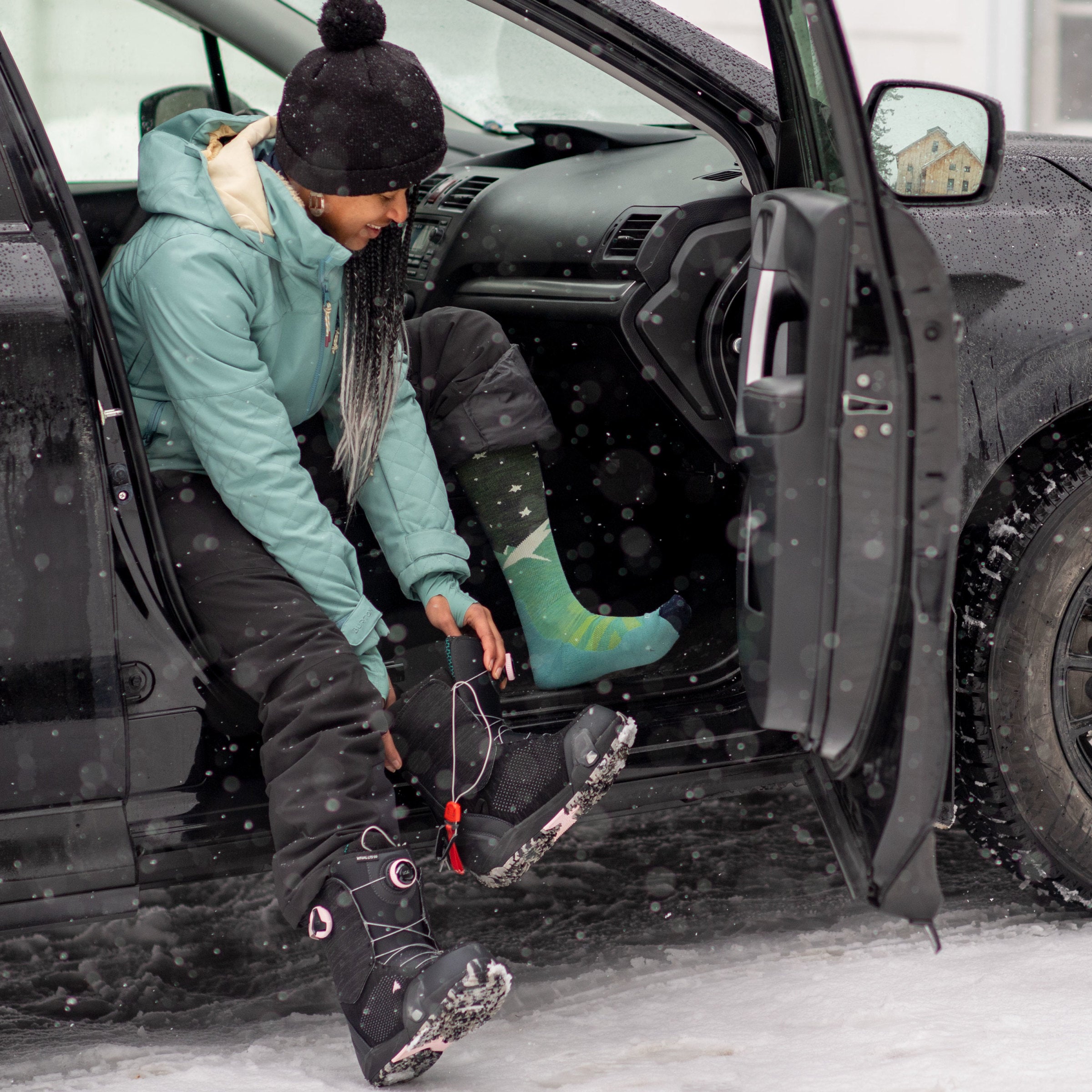 Women's Aurora Over-the-Calf Lightweight Ski & Snowboard Socks - Image 9