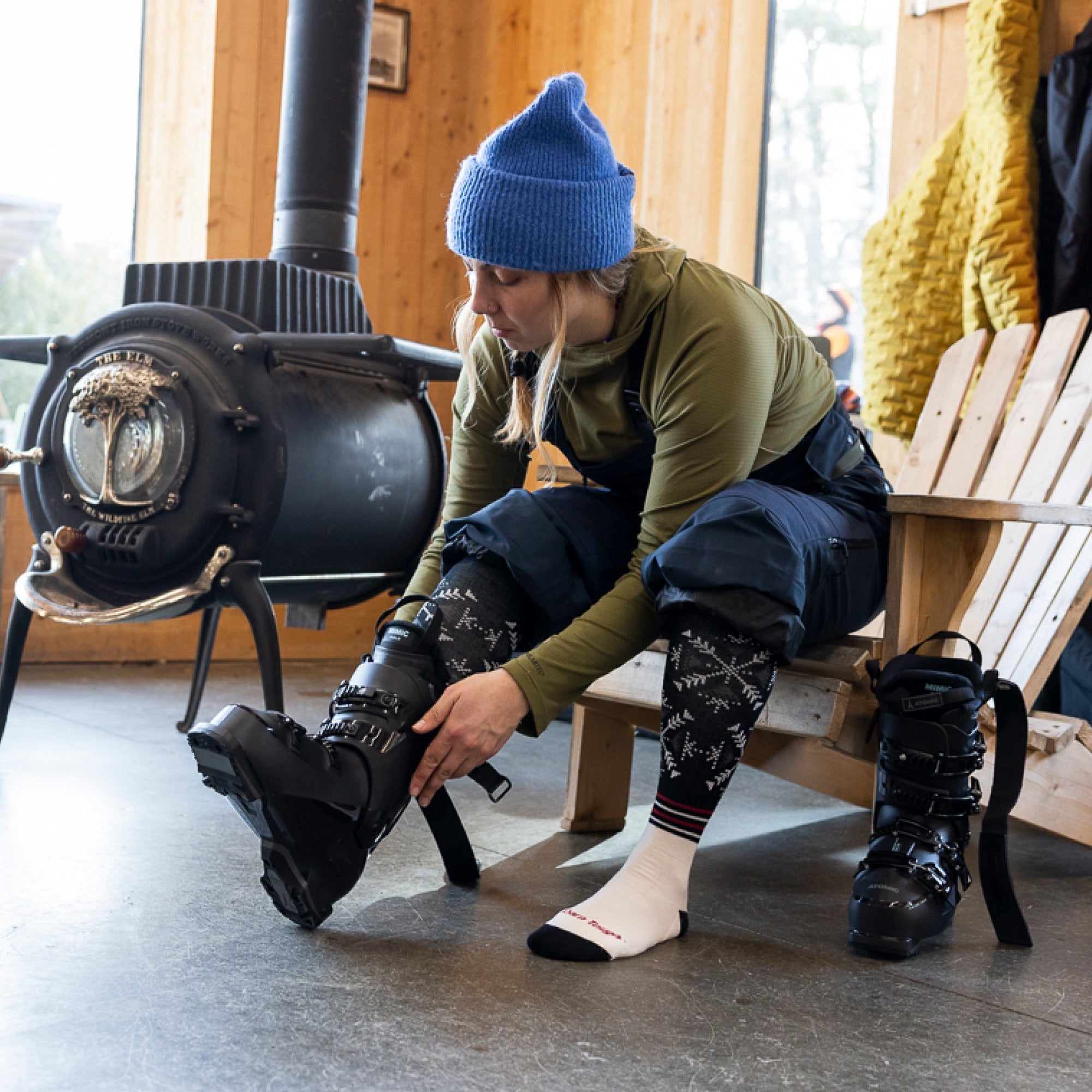 Women's Snowfall Over-the-Calf Midweight Ski & Snowboard Socks - Image 4